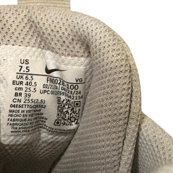 Nike Alpha Menace 4 Shark Men's Football Cleats, Size 7.5, White FN0028-100 - Picture 2 of 6